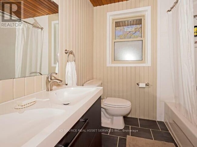 Photo du bâtiment - 146 Roebuck Dr