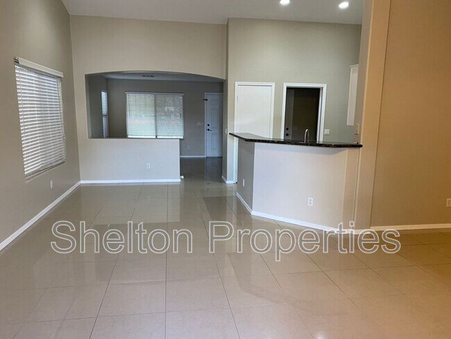 Foto del edificio - 10834 W Wilshire Dr