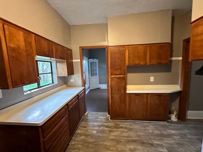 Building Photo - Cleveland East Side Single Home