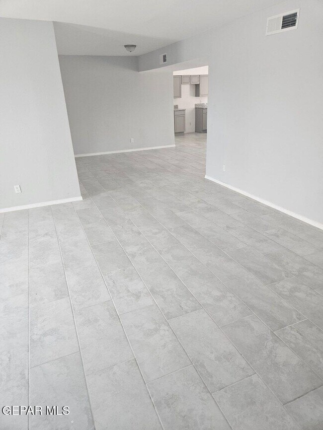 Foto del edificio - 14841 Kingston Rd