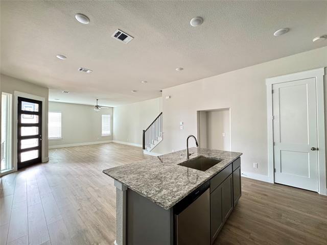 Building Photo - 805 Meadowcrest Dr