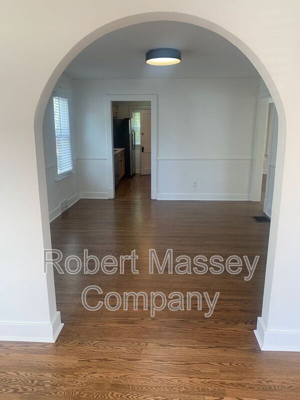 Building Photo - 127 McCready Ave