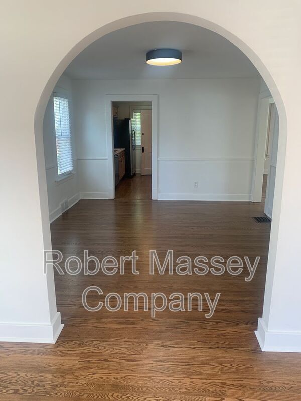 Foto del edificio - 127 McCready Ave