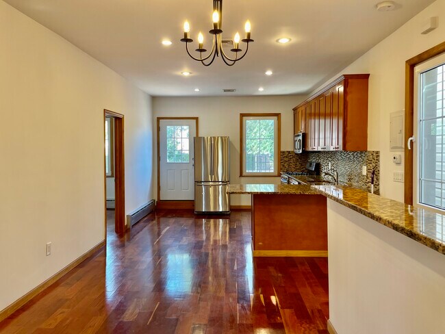 Foto del edificio - 5761 59th St