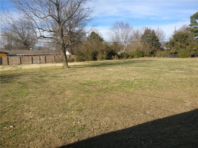 Building Photo - 1908 Westwood Ave