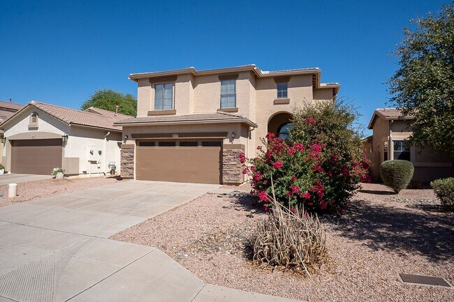 Building Photo - large 3 bedroom home for rent