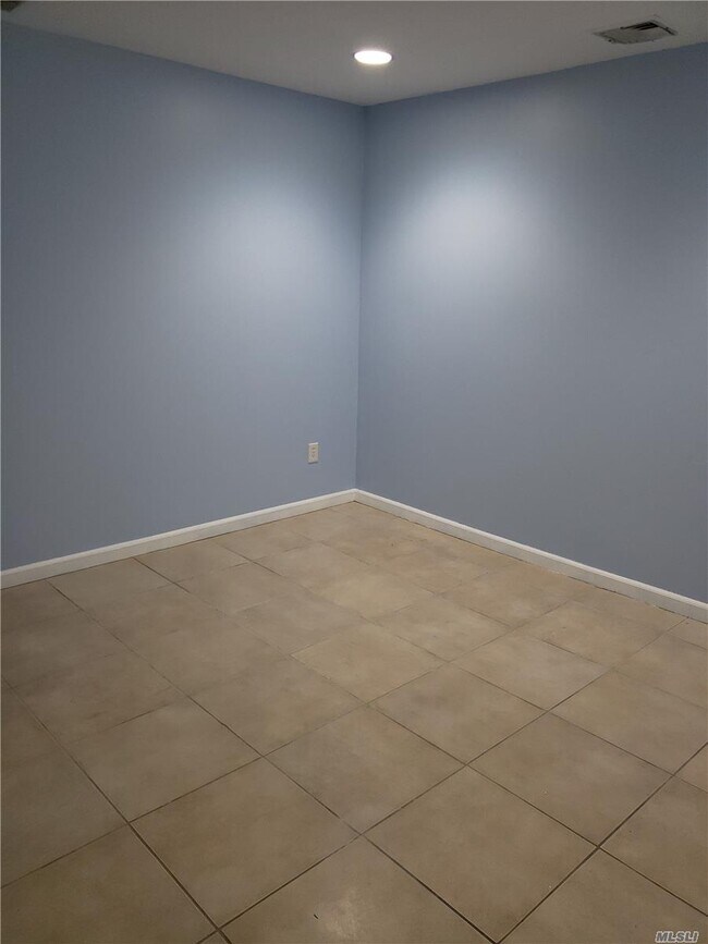 Building Photo - 503 Eagle Ave