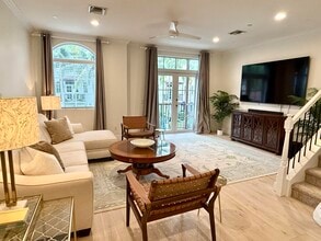 Building Photo - 809 Estancia Wy