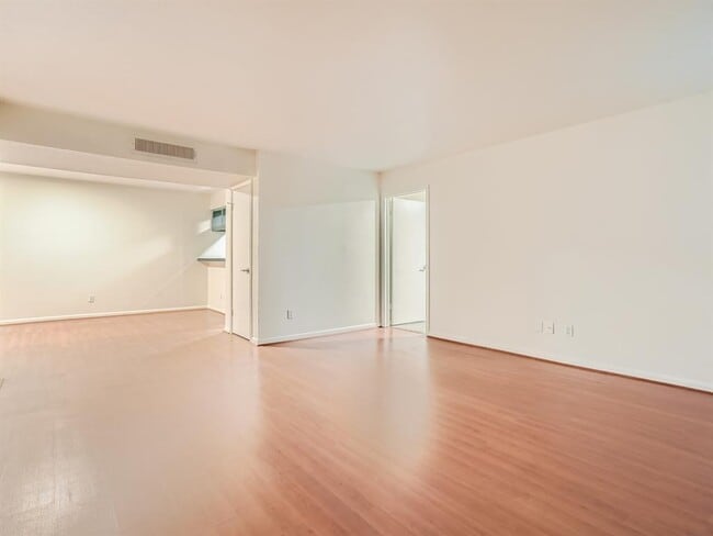 Foto del edificio - 1601 S Shepherd Dr