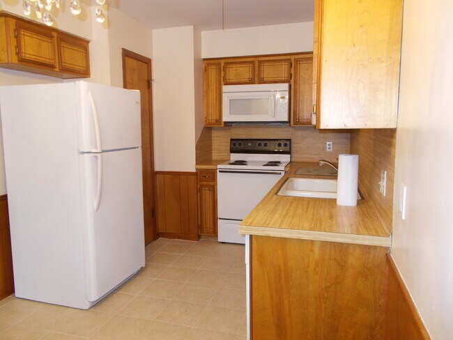 Building Photo - 703 E Germania St