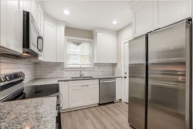 Building Photo - 99 N Harris Ave