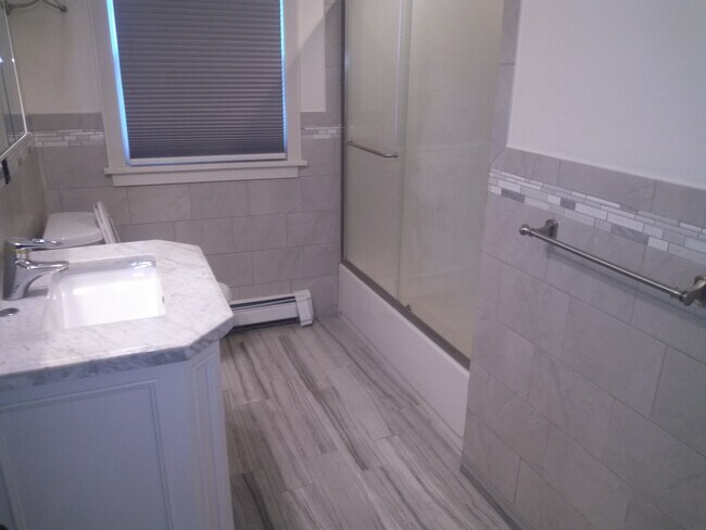 Bath, updated - 622 1st Ave