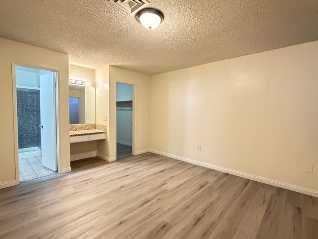 Building Photo - 6802 Bonillo Dr