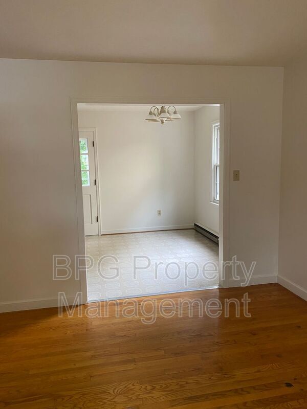 Foto del edificio - 307 Wintergreen Ave