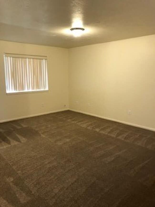 Photo - 2609 S Cloverleaf Loop Apartment