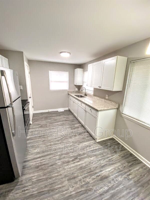 Foto del edificio - 2409 Falmouth Ave