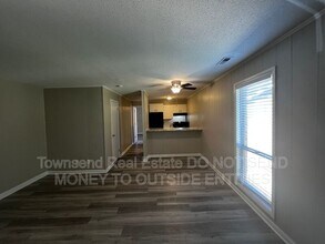 Building Photo - 5874 Century Oaks Dr