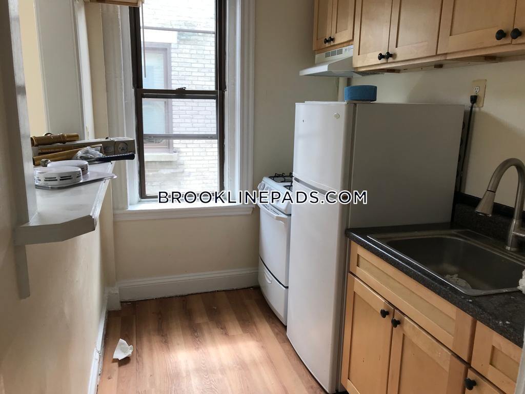 Primary Photo - 360 Riverway