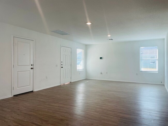 Building Photo - 12015 Overton Wy