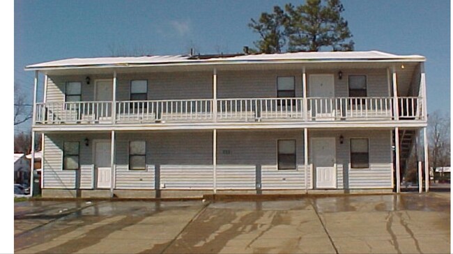 Building Photo - 711 Vine St