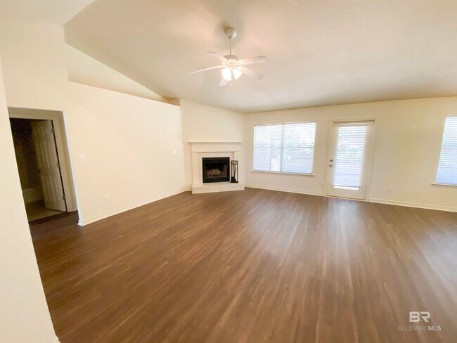 Foto del edificio - 11801 Balsam Ct