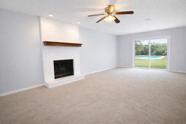 Foto del edificio - 1310 S Caney Trails Dr