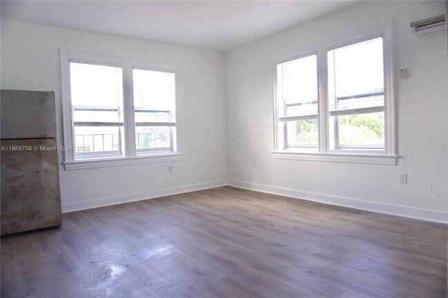 Foto del edificio - 501 SW 6th Ct