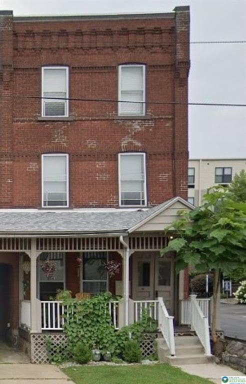 Building Photo - 531 Linden St