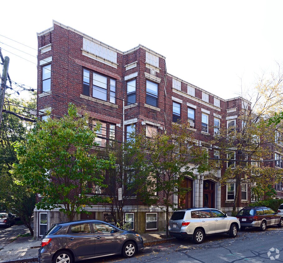 Foto del edificio - 33 Stearns Rd