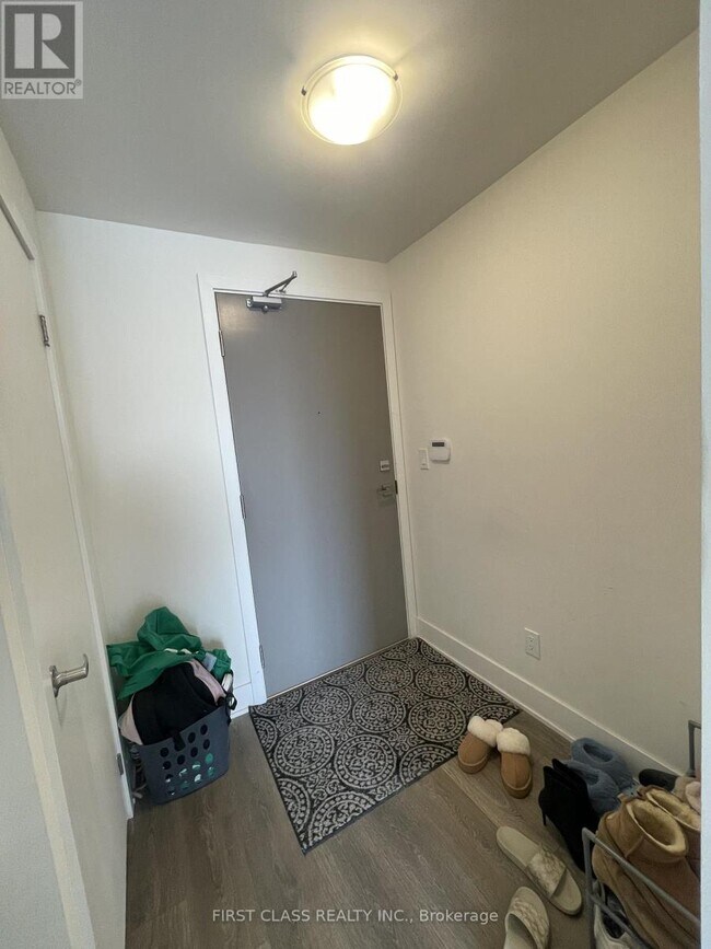 Photo du bâtiment - 188 Fairview Mall Dr