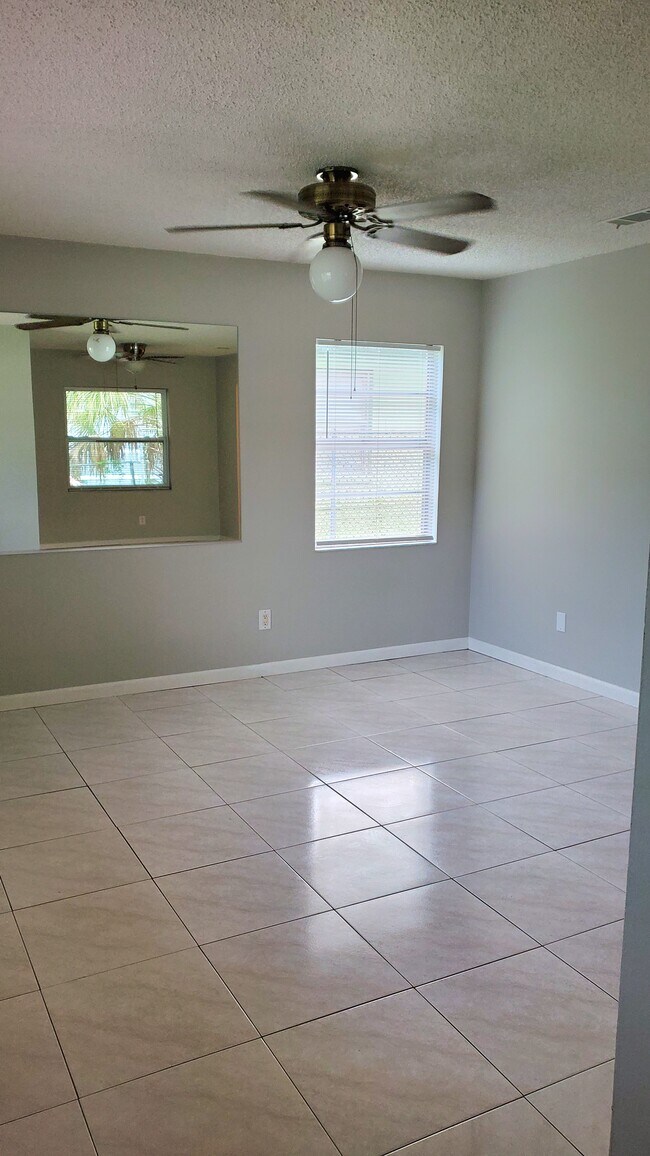 Foto del edificio - 3413 N 52nd St