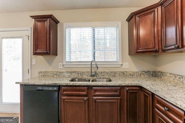 Foto del edificio - 4981 Galbraith Cir