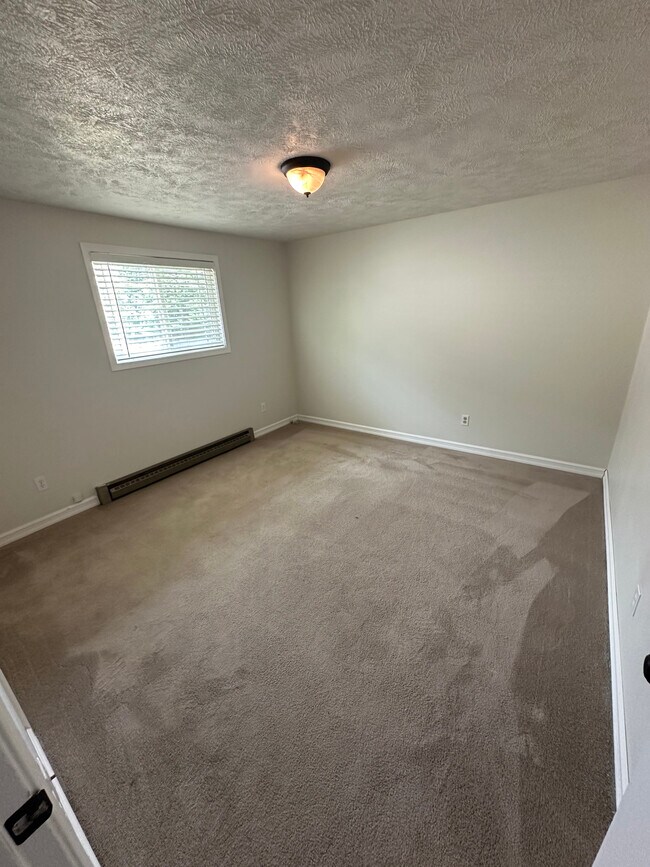 second spacious upstairs bedroom - 1723 E 13th Ave