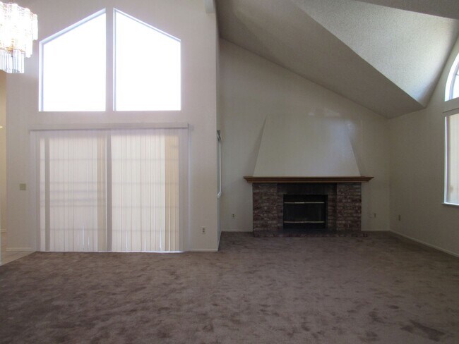 Building Photo - (APPLICATION PENDING) Quartz Hill home in ...