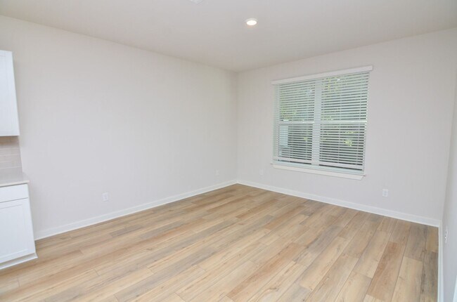 Foto del edificio - 1704 Manuka Ln
