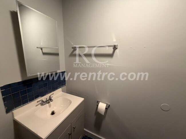Foto del edificio - 1618 Crestview-