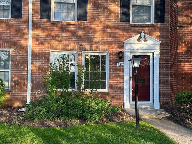 Front of house - 206 N Sterling Blvd