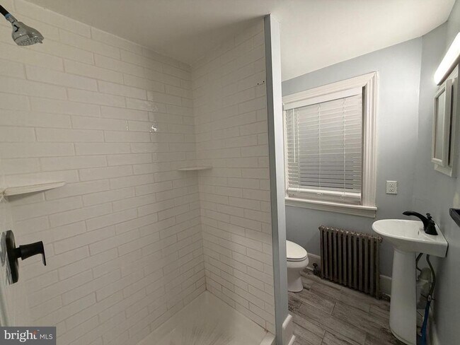 Foto del edificio - 1429 N Clayton St