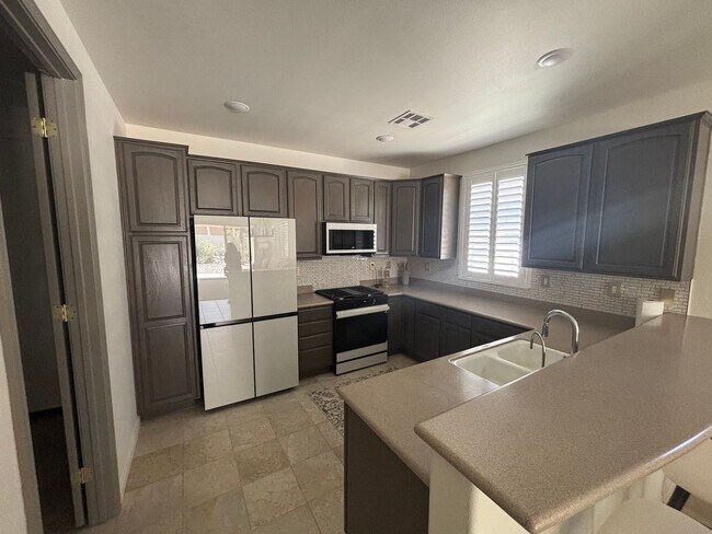 Foto del edificio - 2 BEDROOM, 2 BATHROOM IN 55+ COMMUNITY OF JESS RANCH