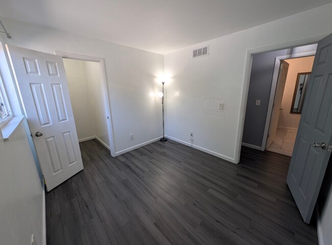 Foto del edificio - 7998 Chase Cir