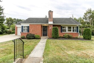 Building Photo - 32 Highland Dr