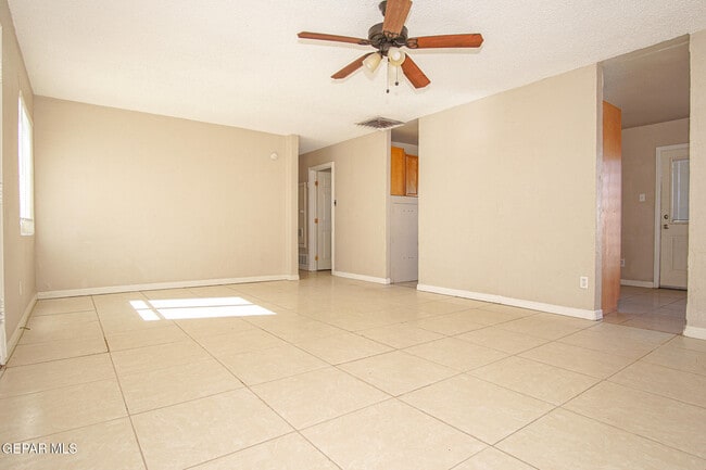 Building Photo - 6205 Tesuque Dr