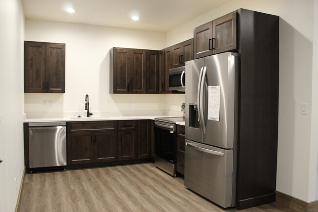 Building Photo - 573 S Teton Ave Building Photo - 573 S Teton Ave