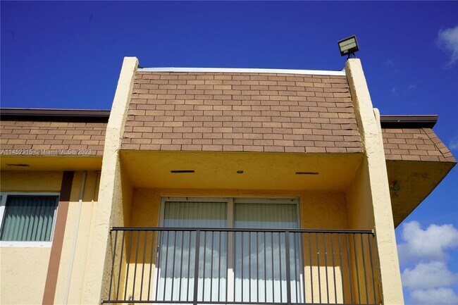 Building Photo - 2824 NW 55th Ave