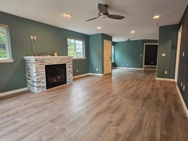 Building Photo - Hoquiam - 2 bedroom, 2 bath home for RENT!