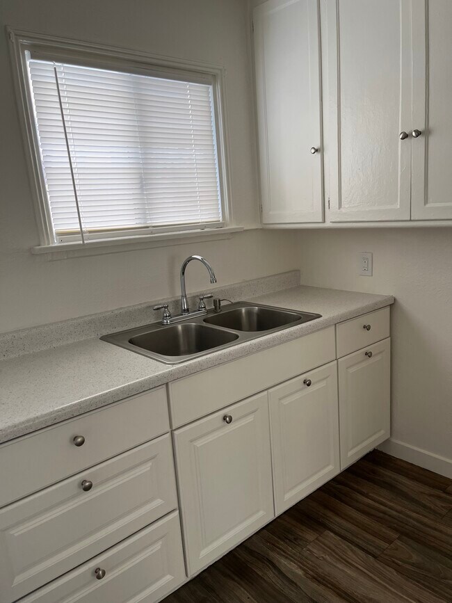 Foto del edificio - 16016 S Harvard Blvd