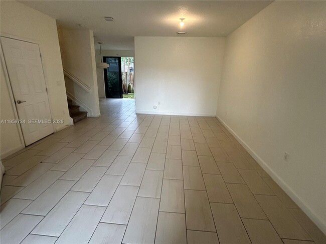 Building Photo - 6501 N Anise Ct