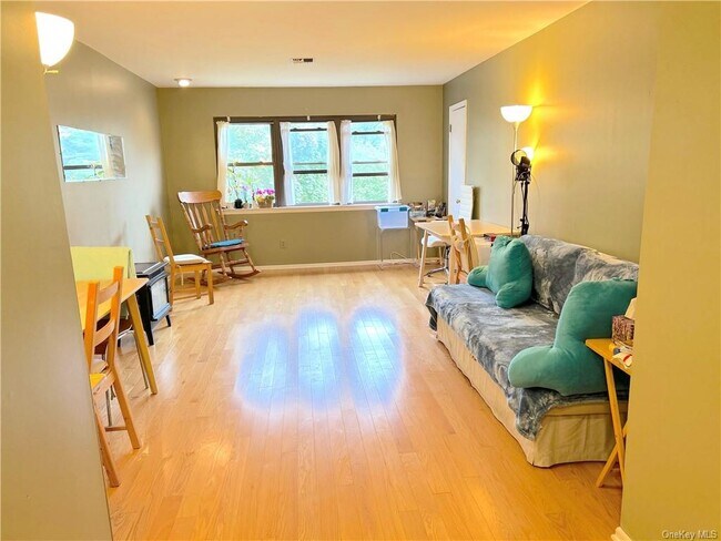 Foto del edificio - 32 Milford Ln