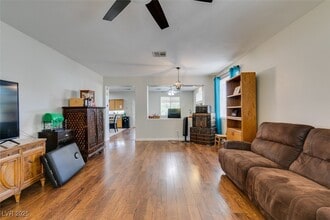 Building Photo - 1048 Painted Daisy Ave