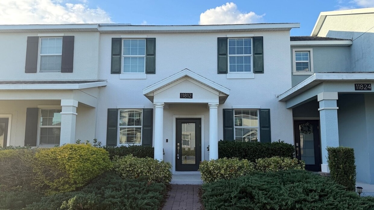 Immaculate 3/2.5 Townhome w/2-Car Garage in Storey Park of Lake Nona - Immaculate 3/2.5 Townhome w/2-Car Garage in Storey Park of Lake Nona